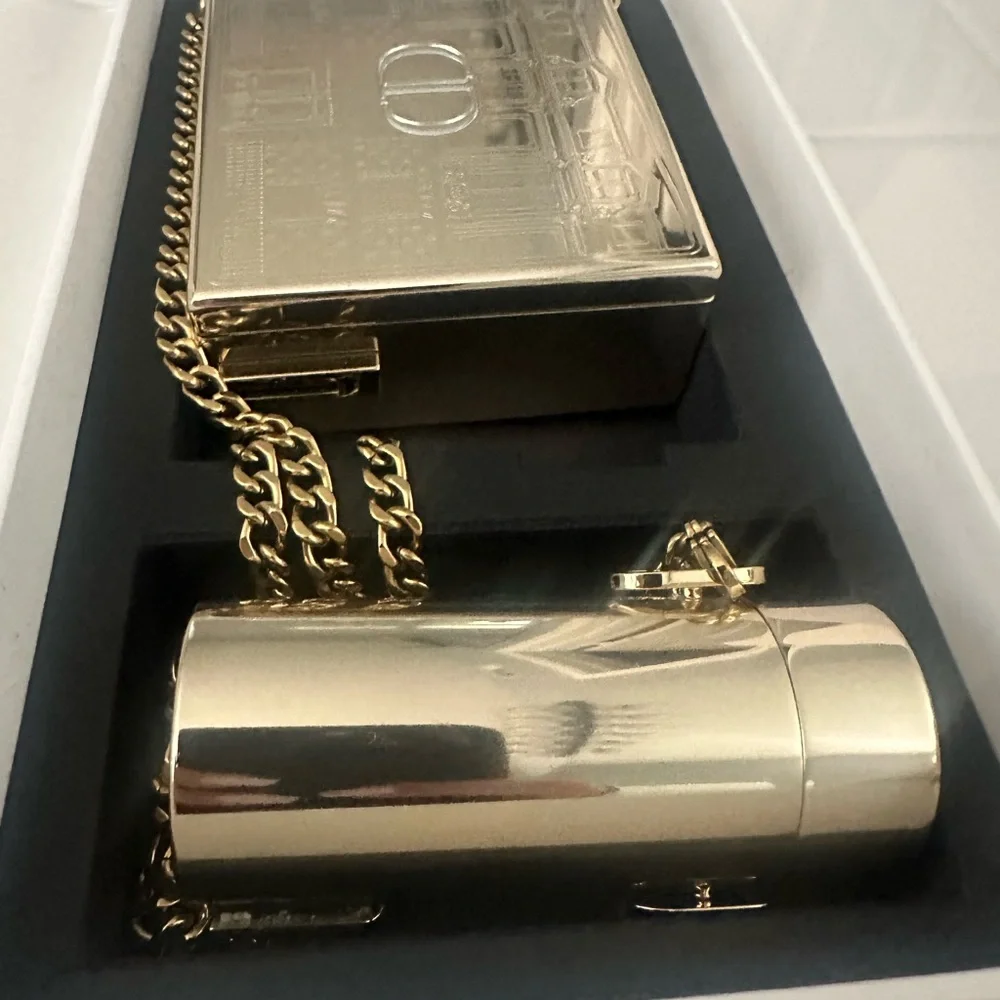 Dior gold Designer Clutch with Chain - Picture 7 of 10